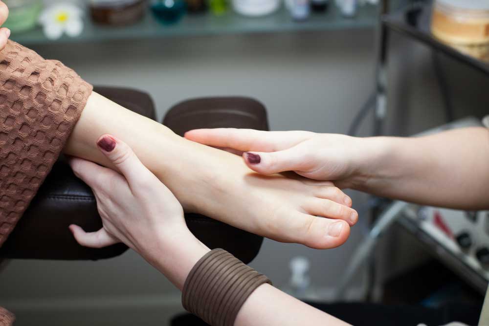toenail-Massage